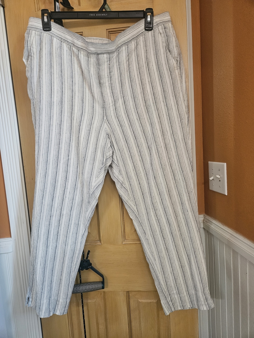 Banana Republic Striped Linen-Blend Lined Pants in Off White and Navy